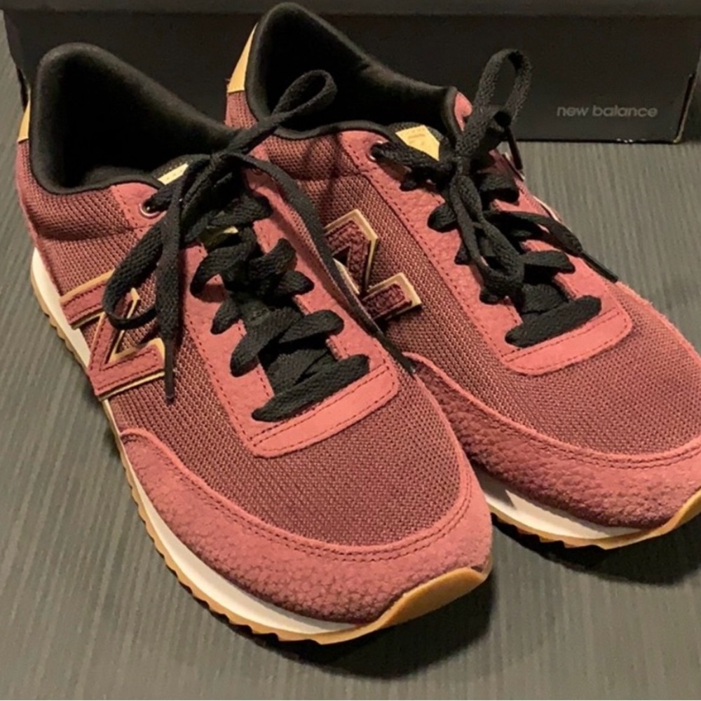 New Balance 501 Men/Women Maroon Sneakers New